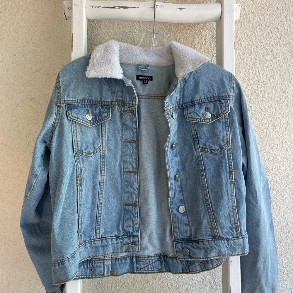 Boohoo Faux Fur Collar Jean Jacket / NWOT